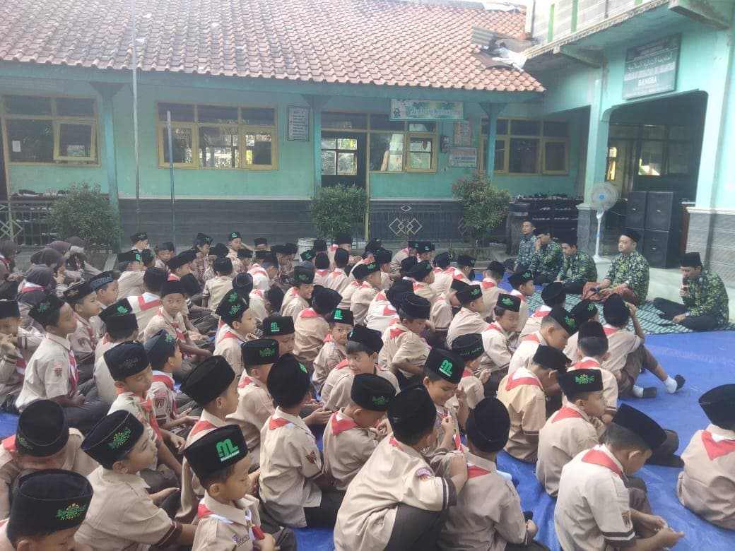 Jumat Religi Perdana MI Islamiyah Bangsa Tahun 2025/2026: Konsistensi Madrasah Bentuk Generasi Berkarakter Aswaja