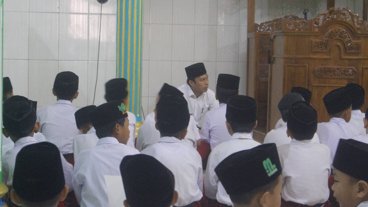 Konsistensi Istiqomah: Sholat Duha dan Asmaul Husna Jadi Fondasi Spiritual Harian Siswa MI Islamiyah Bangsa