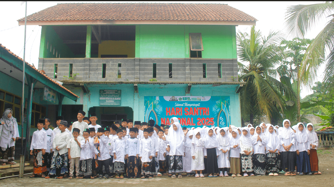 Peringatan HSN MI Islamiyah Bangsa: Teguhkan Komitmen Kebangsaan dan Karakter Lewat Apel & Nobar Film Inspiratif