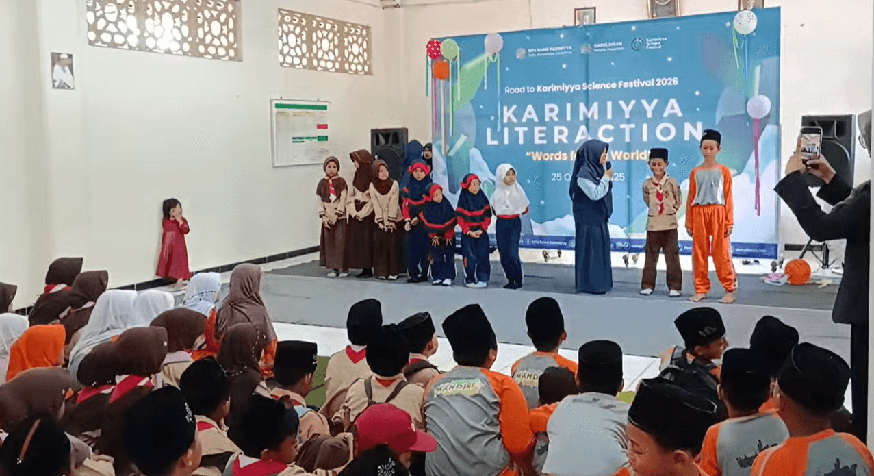 Perkuat Literasi dan Sains: Siswa MI Islamiyah Bangsa Kunjungi MTs Karimiyya dalam Road to Karimiýya Science Festival