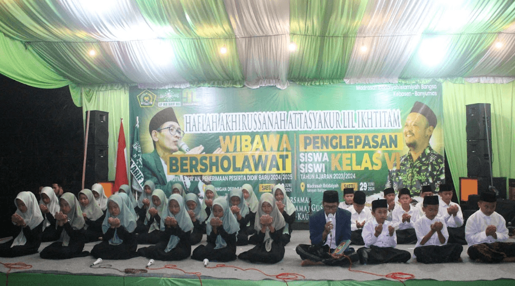 Perpisahan Penuh Makna: Siswa Kelas VI MI Islamiyah Bangsa Khotmil Qur’an sebelum Wibawa Bersholawat Bersama Gus Mabni Rukhama