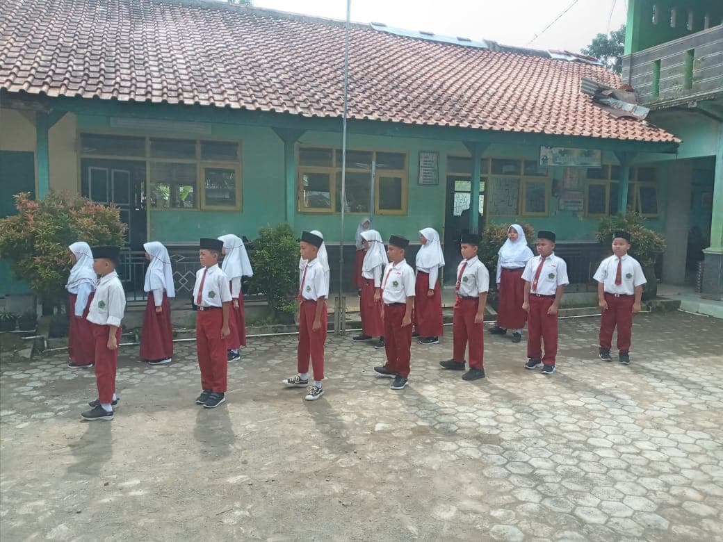 Menuju Pesta Siaga Ranting: Barung Merah dan Hijau MI Islamiyah Bangsa Mulai Gembleng Keterampilan di Latihan Perdana