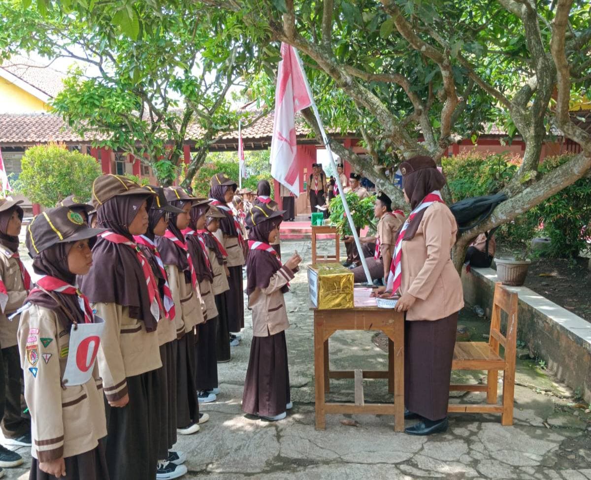 Srikandi Cilik MI Islamiyah Bangsa Memukau: Barung Hijau Tampil Tangguh di Pesta Siaga Ranting Kebasen