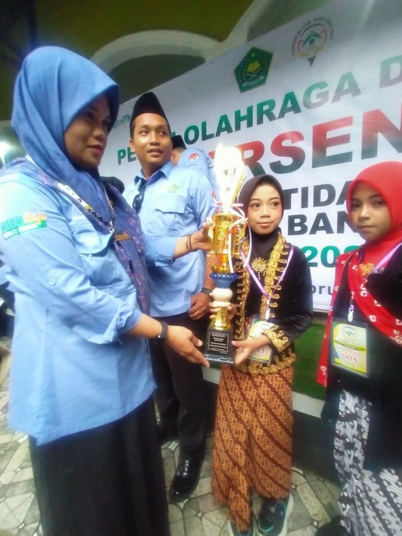 Earlyta Ar'syifa Salsabila Raih Juara Harapan 1 Pidato Bahasa Jawa di PORSENI Kabupaten Banyumas 2026